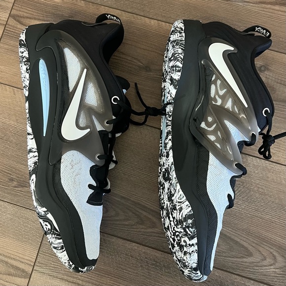New Nike DC1975-101 Men Sz 18 Refuge Black White Grey Athletic Sneakers